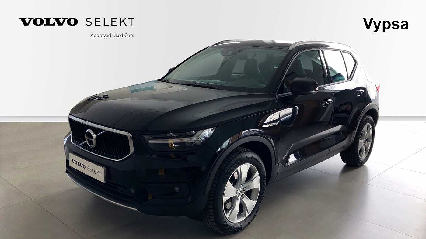 Volvo XC40 D4 AWD Momentum Automático por 37.900 €