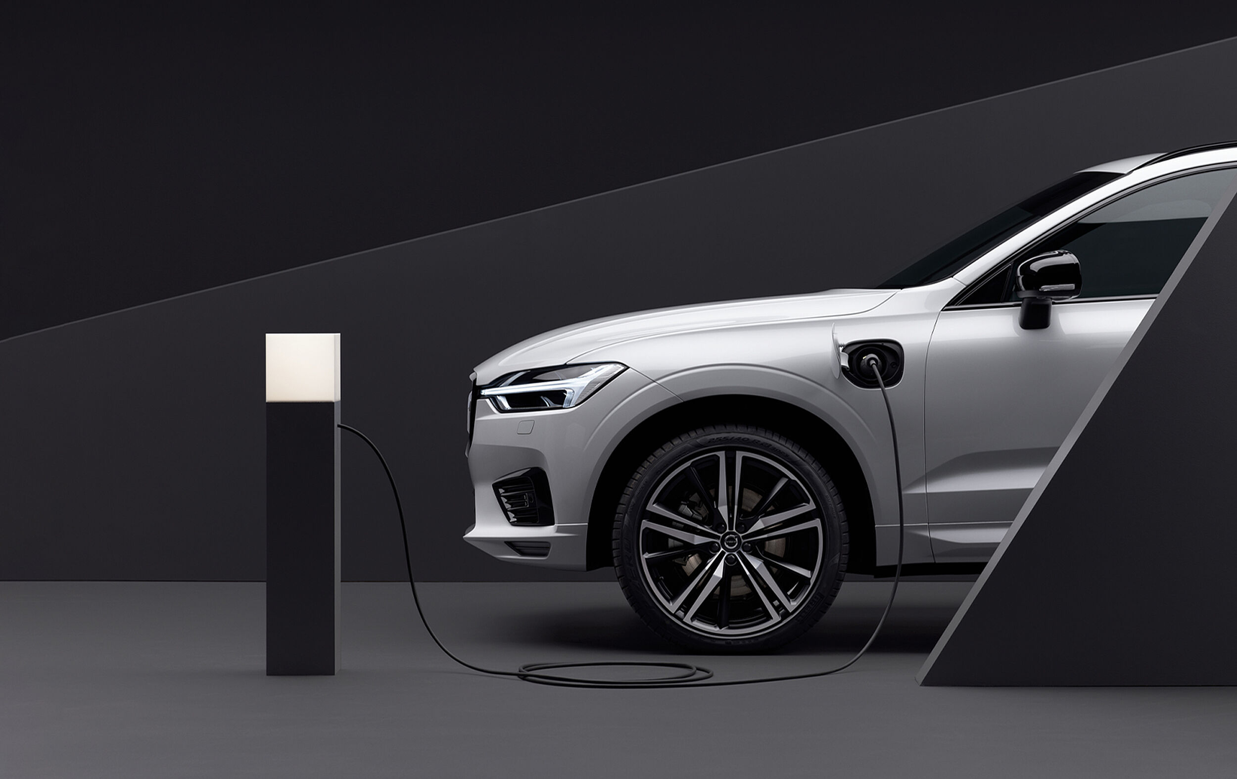 Volvo XC60 Recharge con cargador e instalación incluidos